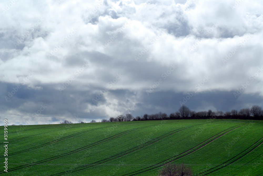 nuages sur la campagne