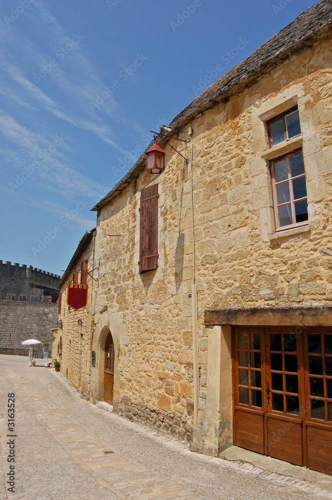 street at chateau de beynac