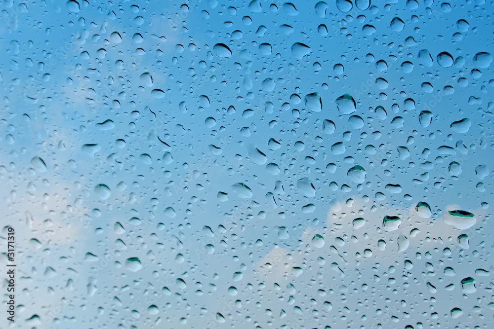 bulles sur fond de ciel bleu