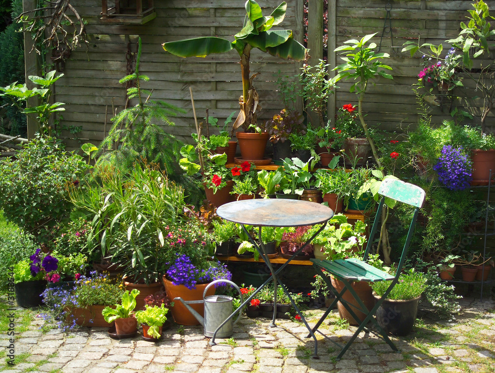 gartenidylle StockFoto Adobe Stock