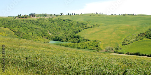 paesaggio di asciano nelle crete senesi