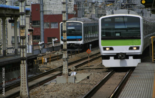 trains in tokyo