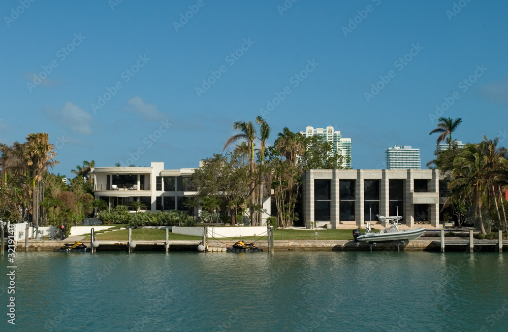 mansion with external air conditionar mansion with external air conditionar