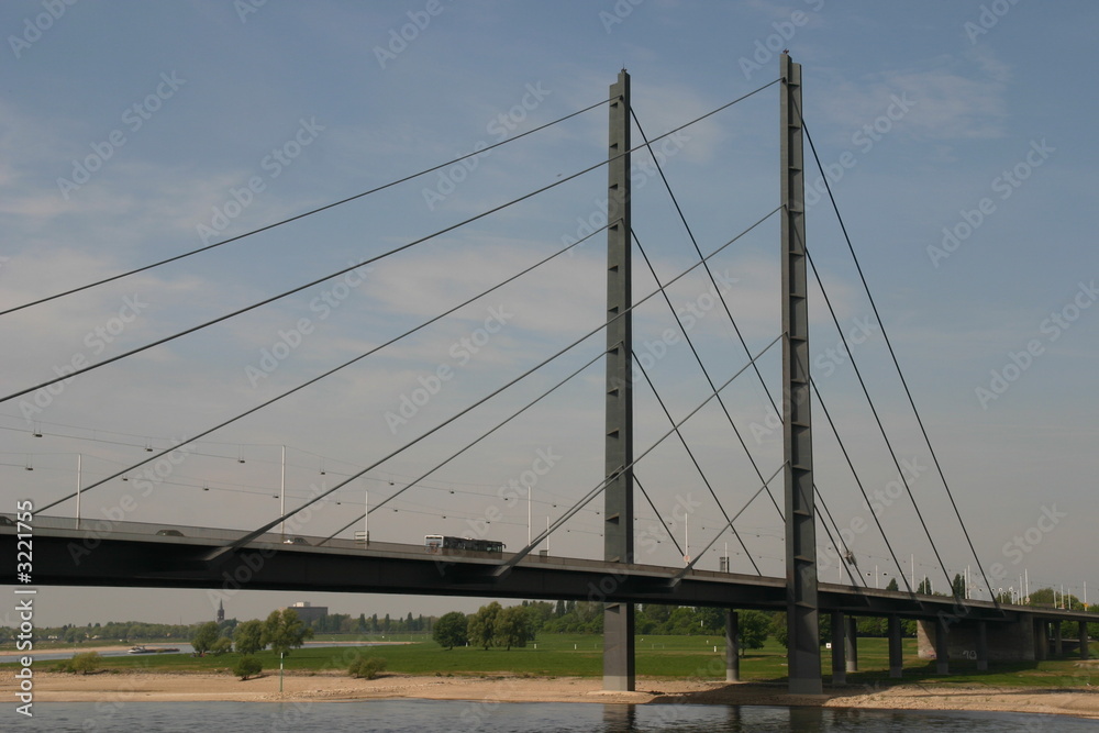 dusseldorf centre bridge