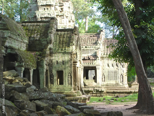 Foto green stone of old ruin khmer temple,  ta prohm, bayon, angkor t
