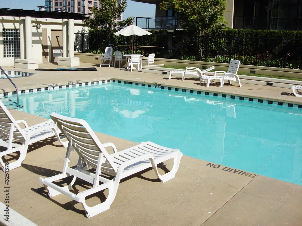 swimming pool swimming pool