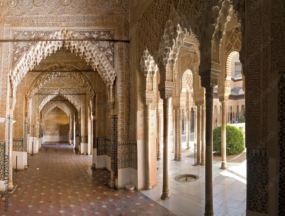 hall in alhambra - obrazy, fototapety, plakaty 