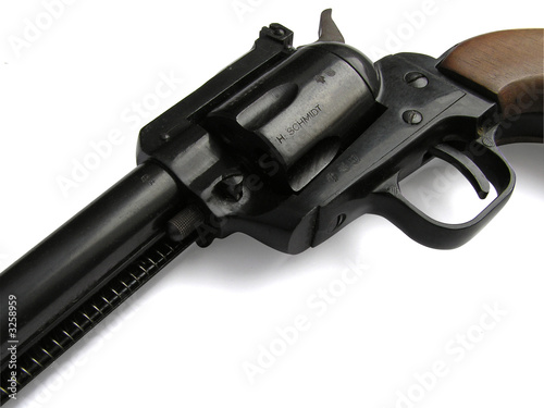 1182 - revolver de collection (détourage inclus) © Michel Bazin