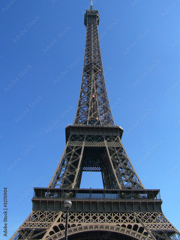 tour eiffel de face