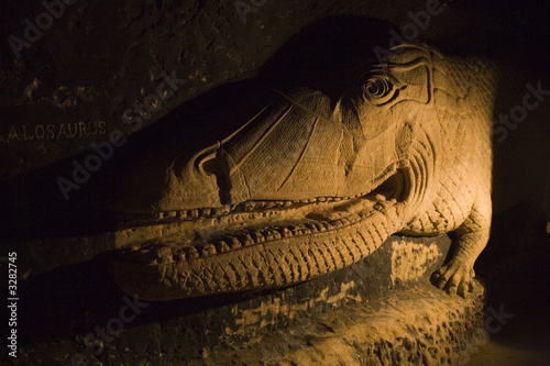 aligator dyno sculptue photo