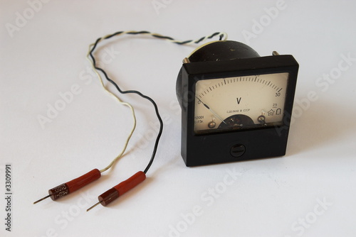 analog voltmeter