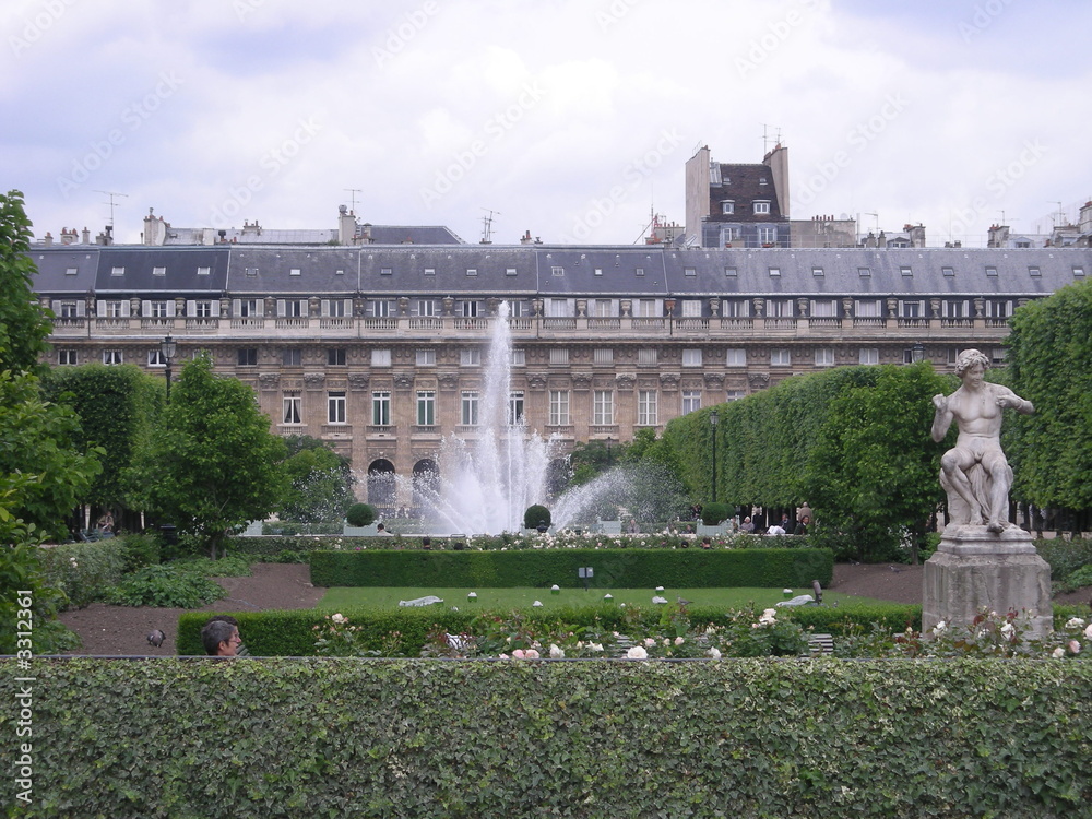 the luxembourg gardens of paris