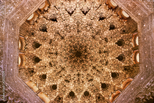 alhambra palace ceiling-1
