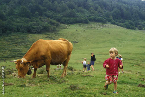 enfants montagne photo