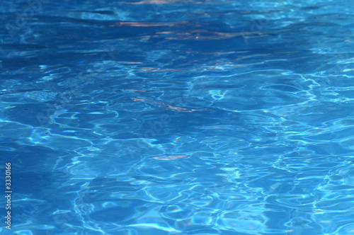 eau bleue de piscine