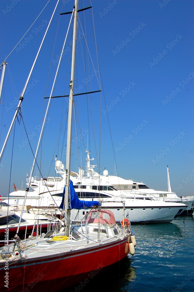 port de yachts et voilier