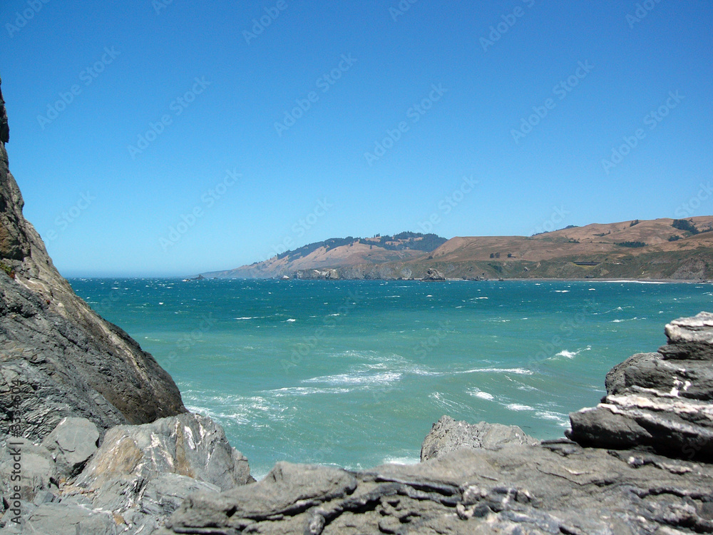 côte californienne et eau turquoise