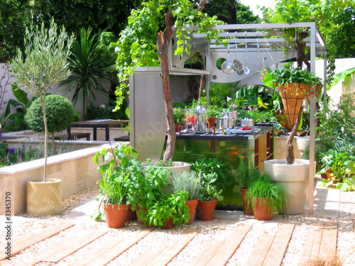 outdoor kitchen