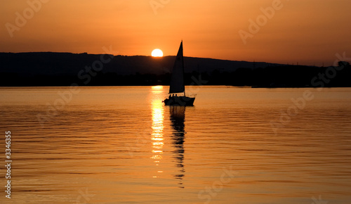 in die nacht segeln