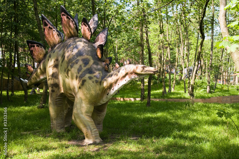 Obraz premium uzbrojony stegosaurus
