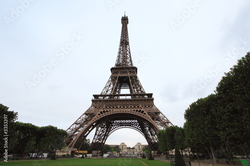 Fototapeta Naklejka Na Ścianę i Meble -  tour eiffel