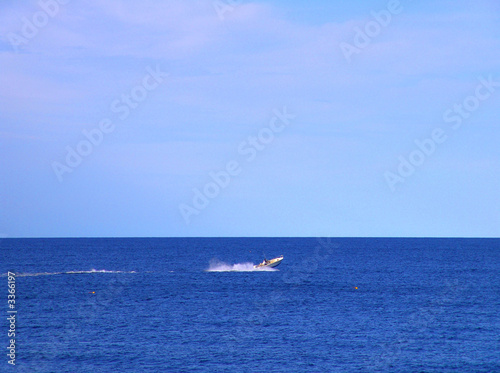 blue sky ocean sea speed boat © Infomages