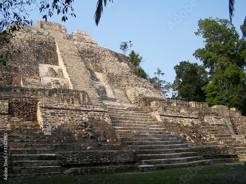 pyramid of maya. lamanai.