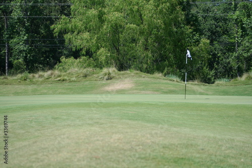 golf flag on right green