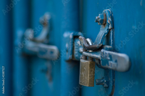 Container lock