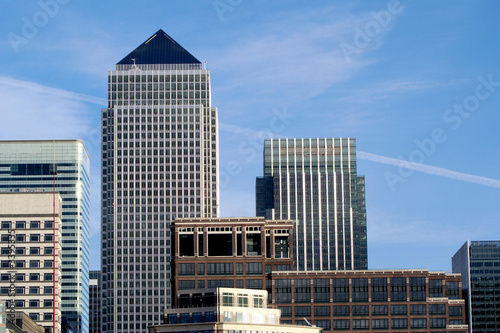 canary wharf central business buildings