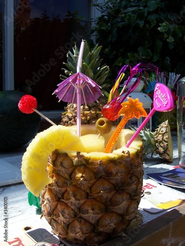 фотографія tacky cocktail