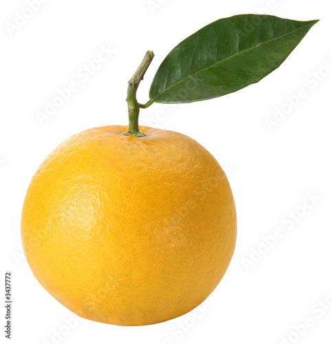 naranja fresca con hoja