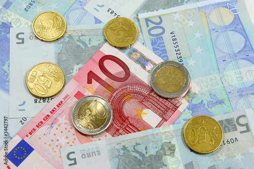 euro notes and coins