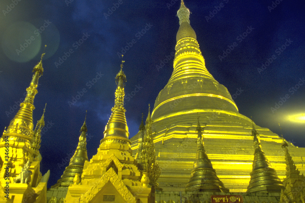 Fototapeta premium Myanmar / Birmanie - Shwedagon pagoda