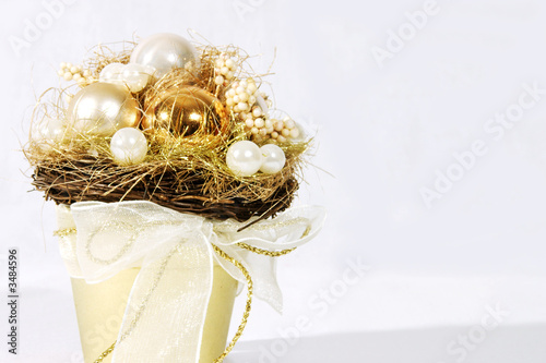 basket with golden globes