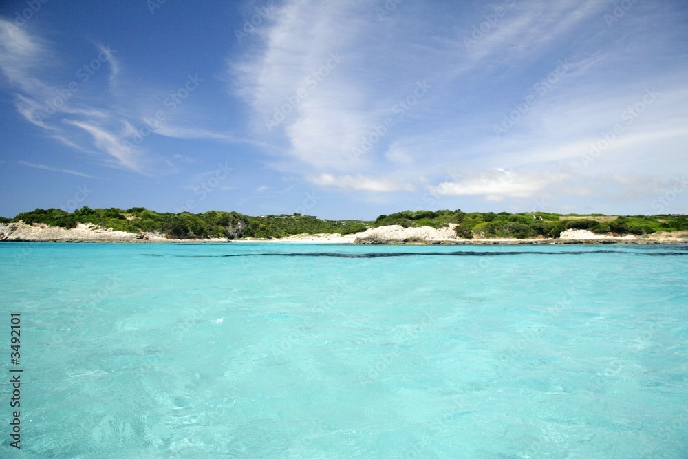 lagon d'eau turquoise