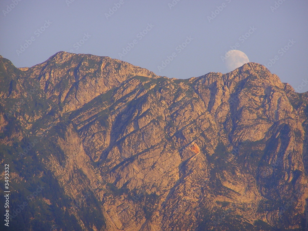 Plakat moon above mountains 1