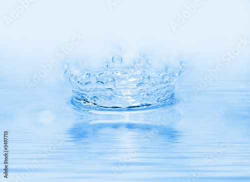 Wallpaper Mural frozen water drop Torontodigital.ca