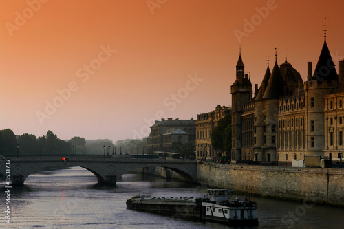 paris pont au change photo