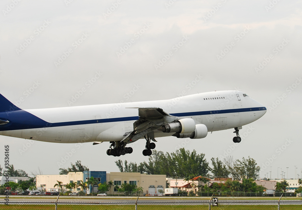 Jumbo jet landing Jumbo jet landing
