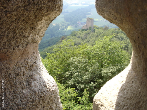 Château du Ramstein vu du château de l'Ortenbourg photo