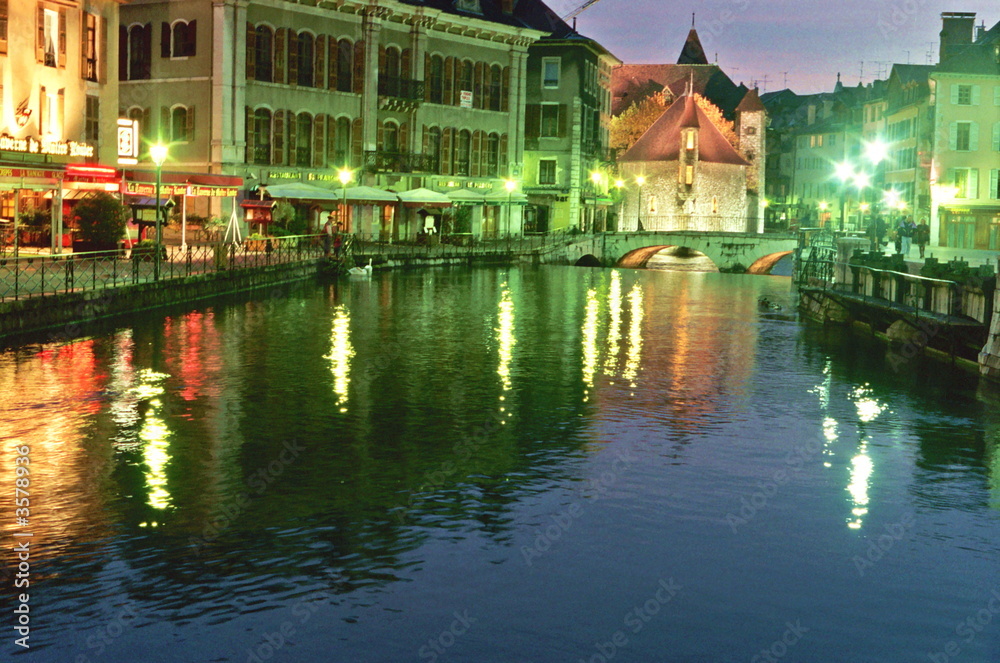 Fototapeta premium Les reflets annéciens