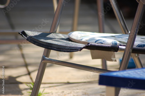 garden table and chairs