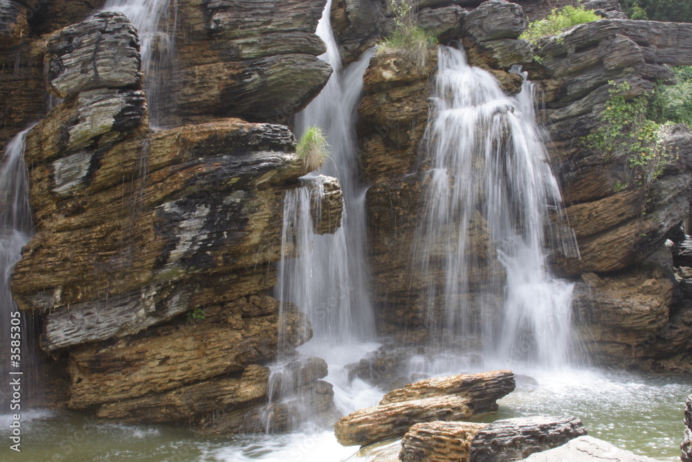 Cascade Cascade