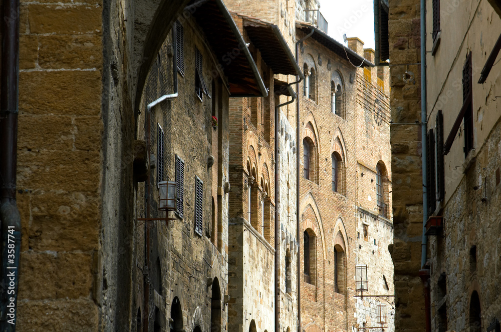 Street in San Gimignano, Tuscany, Italy.