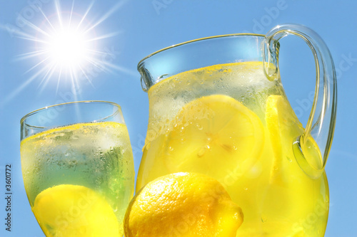 Fotografie, Obraz Cool lemonade on a hot summer day