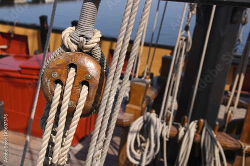 Detail of a wooden sailing ship © Willy Mobilo