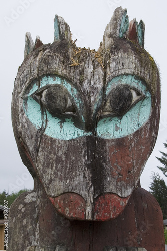 Fototapeta Alaskan totem pole of Saxman Nature Village Alaska