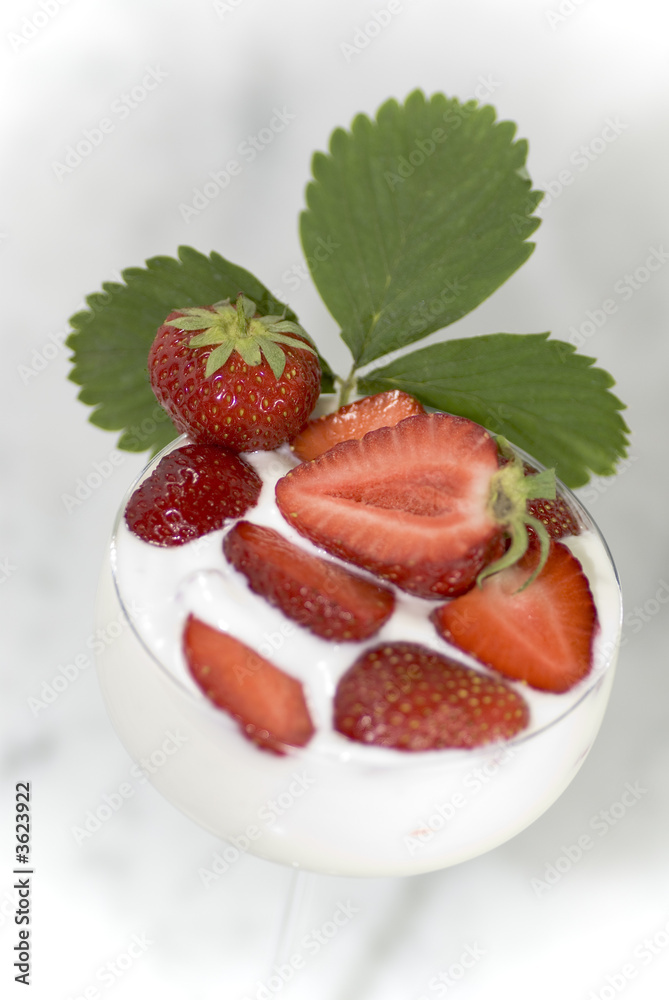 Erdbeeren mit Joghurt Erdbeeren mit Joghurt