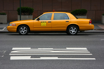 Sierkussen New York taxi Geparkeerde gele taxi in Manhattan  © Mario Savoia